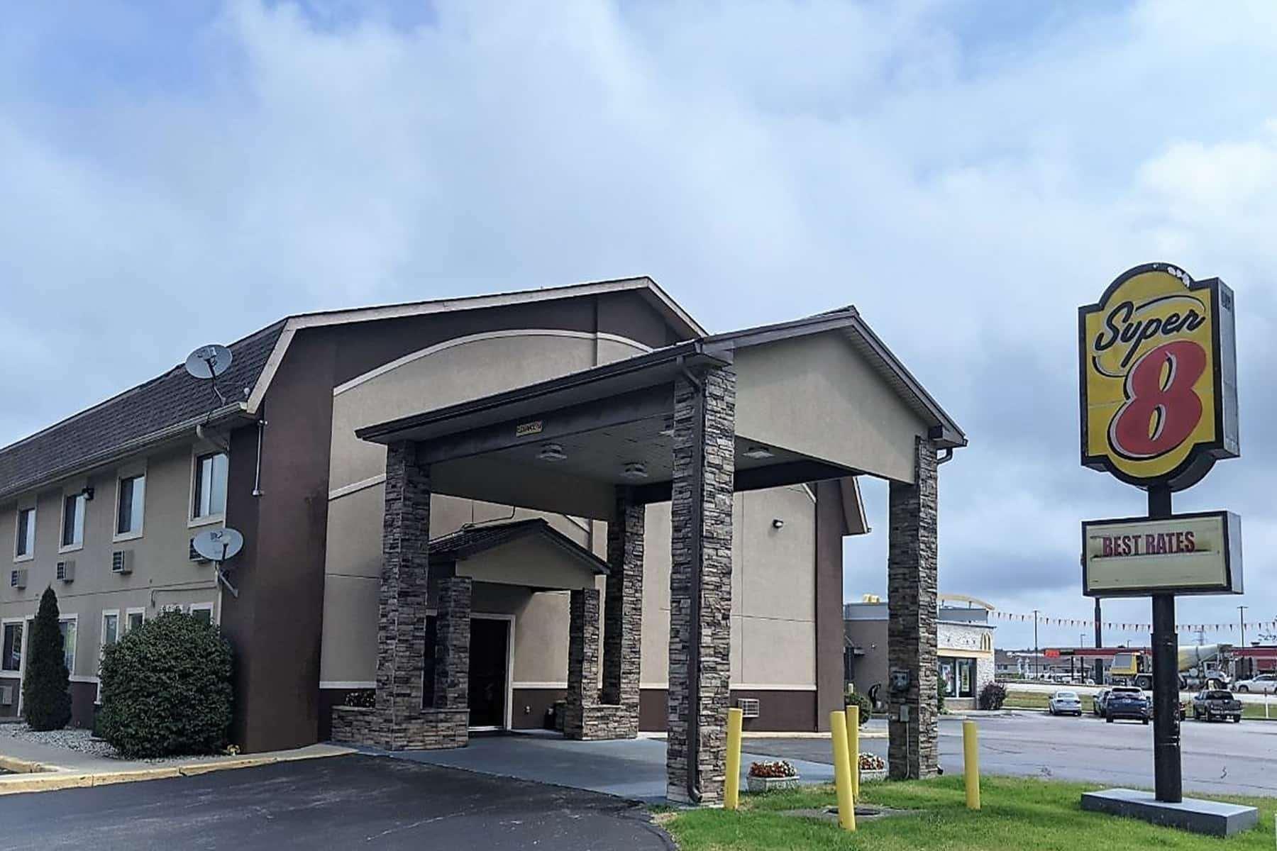 Super 8 By Wyndham Shelbyville Eksteriør bilde