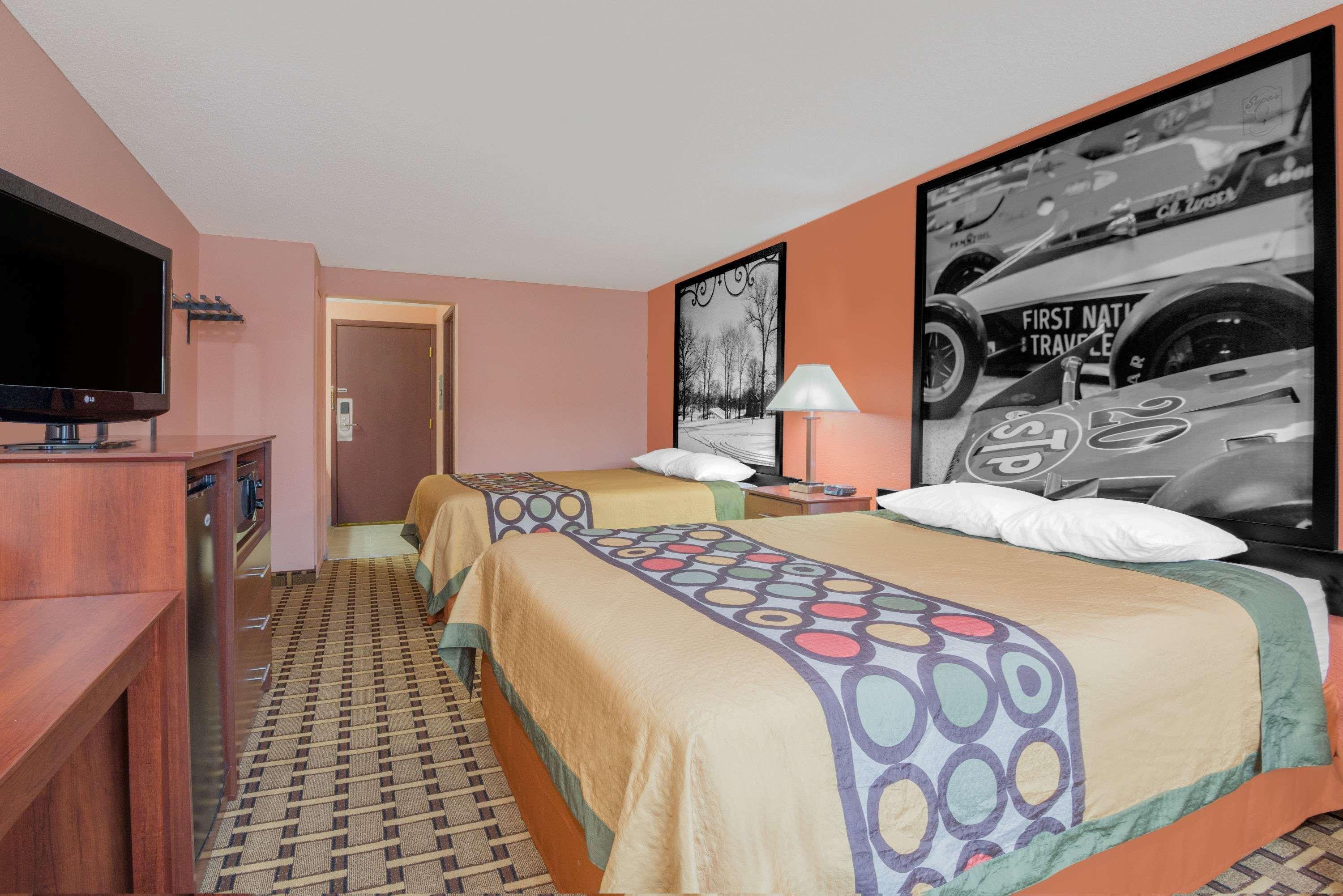 Super 8 By Wyndham Shelbyville Eksteriør bilde