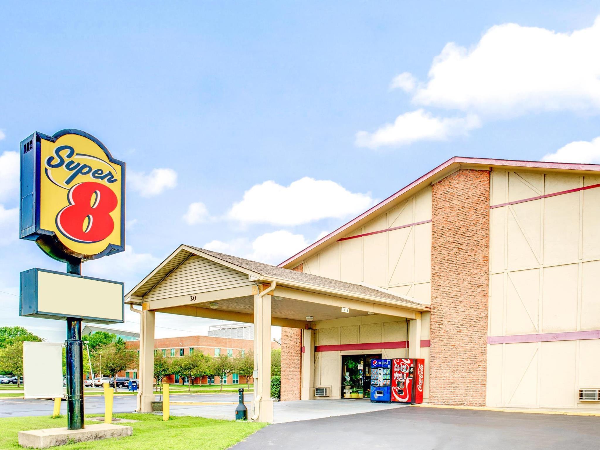 Super 8 By Wyndham Shelbyville Eksteriør bilde